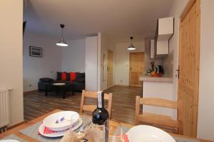 Kuchnia lub aneks kuchenny w obiekcie ApartDębki