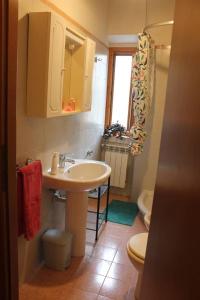 Ένα μπάνιο στο La Casina di Via Cresci, 14 +15 φωτογραφίες
