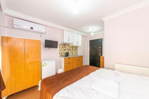 A kitchen or kitchenette at Tavra hotel