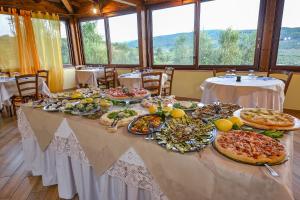 Makanan di atau berdekatan the country house