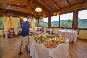 Makanan di atau berdekatan the country house