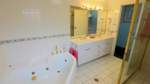 Koupelna v ubytování Tweed Heads Vegas Motel + 17 fotografií