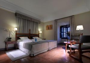 Posteľ alebo postele v izbe v ubytovaní Parador de Carmona + 37 fotografií