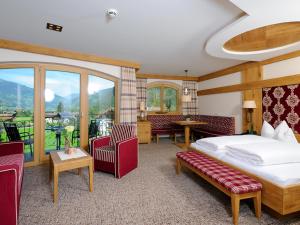 Postel nebo postele na pokoji v ubytování Hotel Pramstraller + 37 fotografií