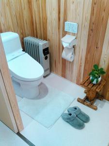 Bathroom sa 昭和の宿 汐凪 shionagi