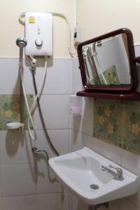 Kupatilo u objektu Ban Khun Rin Homestay