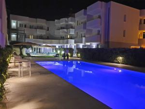 Bazén v ubytovaní Travini Hotel Residence alebo v jeho blízkosti