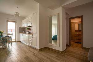 Nhà bếp/bếp nhỏ tại Luxury Seaside Apartament - Marina Surf Mamaia