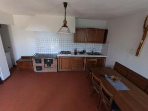 Kuchyň nebo kuchyňský kout v ubytování Agriturismo Bozica