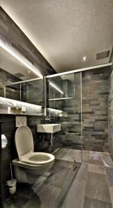 A bathroom at Loft4two