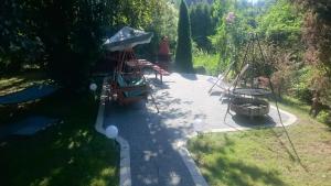 Ogród w obiekcie BASTÓWKA 2 Apartamenty
