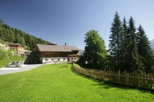 Foto dalla galleria di Glinzhof Mountain Natur Resort Agriturismo a San Candido