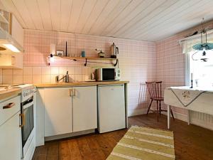 Foto da galeria de Three-Bedroom Holiday home in Jönköping em Norrahammar
