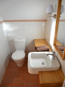 A bathroom at Turján Vendégház