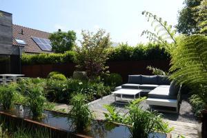 Gallery image of Bed and garden in Knokke-Heist