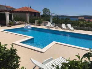 Bazén v ubytování Apartments Zulim nebo v jeho okolí