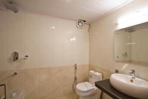 Kopalnica v nastanitvi Hotel Hayer Regency
