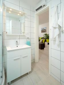 Apt Bobotovi in center of Stari Grad, Hvar的一间浴室