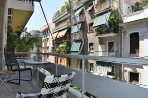 Balkón alebo terasa v ubytovaní Athens Downtown Boho Apartment 1 min from metro