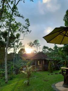 Сад в Tegal Jero Homestay