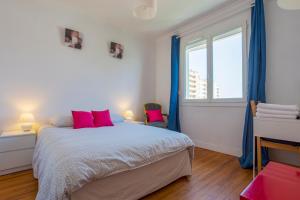 Кровать или кровати в номере Toulouse Compans PK 3 chambres calme terrasses