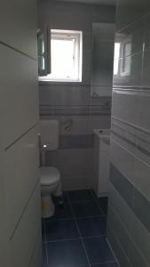 Vonios kambarys apgyvendinimo įstaigoje Varaždinci
