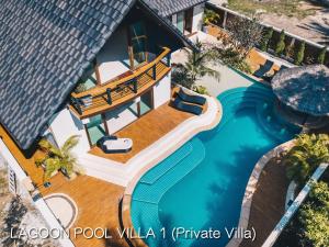 Sundlaugin á Coco Lilly Villas eða í nágrenninu