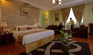 Katil atau katil-katil dalam bilik di Best Western Green Hill Hotel
