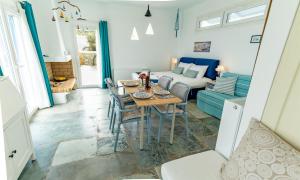 A seating area at Seafront Villa Polyxene