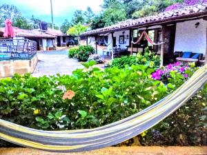 La Loma Hotel Barichara tesisinin dışında bir bahçe