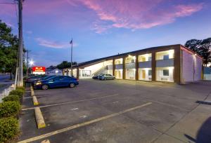 Gallery image of Econo Lodge Little Creek in Norfolk