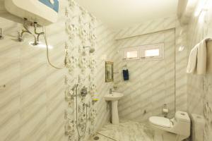 Koupelna v ubytování Zostel Homes Kotkhai (Shimla)