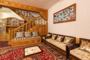 Posezení v ubytování Zostel Homes Kotkhai (Shimla)