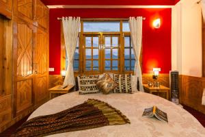 Postel nebo postele na pokoji v ubytování Zostel Homes Kotkhai (Shimla)