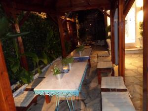 Patio nebo venkovní prostory v ubytování Artemis Studios & Apartments