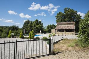 Bazén v ubytování Holiday Home Cosseriga nebo v jeho okolí