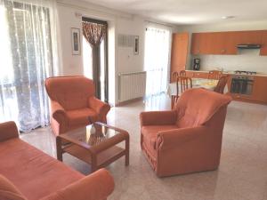 Kuchnia lub aneks kuchenny w obiekcie Apartments Ana Medulin