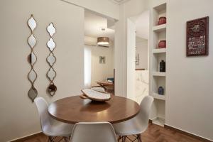 Kép Cozy and Bright 2BD Apartment in Kolonaki szállásáról Athénban a galériában Még 18 kép