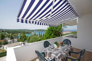 Imagen de la galería de Apartmani Mia Šolta, en Nečujam