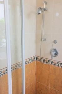 Un baño de Nice Apartment Roses & Ivy, Rue du Congres 17 fotos más