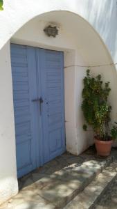 Gallery image of The little bougainvillea house in Kythira
