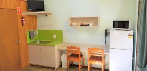 Dapur atau dapur kecil di Broken River Mountain Resort
