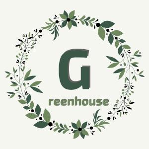 Un certificado, premio, letrero u otro documento en after hill Greenhouse Resort