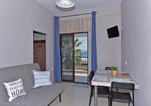 Posezení v ubytování Alexandros SeaView Suites