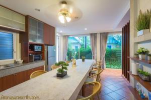 Kuchyň nebo kuchyňský kout v ubytování Aranava Resort Huahin