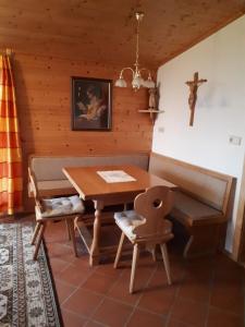 Zdjęcie z galerii obiektu Urlaub im Blockhaus w mieście Diex