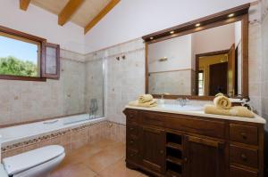 A bathroom at Es Vedat 6