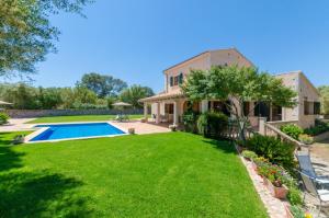 The swimming pool at or close to Es Vedat 6