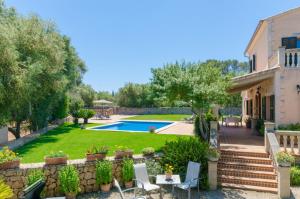 The swimming pool at or close to Es Vedat 6