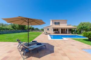 The swimming pool at or close to Es Vedat 6